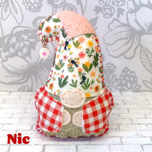 Load image into Gallery viewer, Collectable Hug - Garden Gnomes Essential Oil Diffusers

